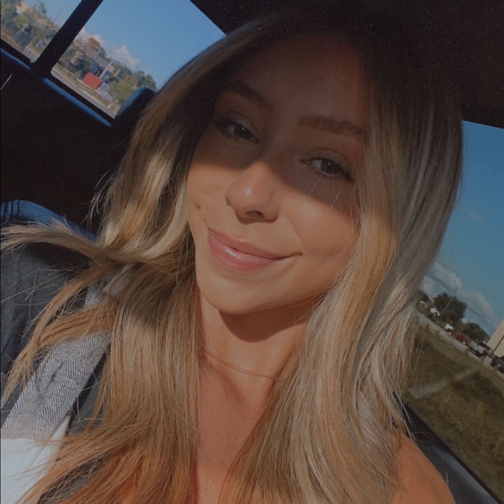 Meet your Posher, Brooke